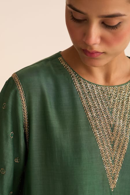 Buy_Dot_Green Cotton, Silk Embroidery Round Neck Kavish Kurta With Pant _Online_at_Aza_Fashions
