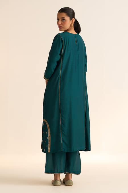 Dot Kumud Dabka Embroidered Kurta With Pant 