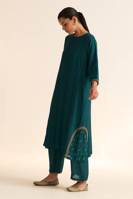 Dot Blue Cotton, Silk Embroidery Round Neck Kumud Dabka Kurta With Pant Online at Aza Fashions Dot_Blue Cotton, Silk Embroidery Round Neck Kumud Dabka Kurta With Pant _Online_at_Aza_Fashions