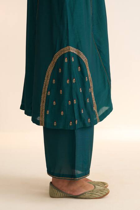 Shop Dot Blue Cotton, Silk Embroidery Round Neck Kumud Dabka Kurta With Pant Online at Aza Fashions Shop_Dot_Blue Cotton, Silk Embroidery Round Neck Kumud Dabka Kurta With Pant _Online_at_Aza_Fashions