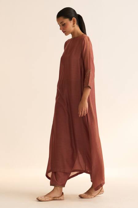 Dot_Pink Cotton, Silk Zari Round Neck Palash Asymmetric Hem Kurta With Pant _Online_at_Aza_Fashions