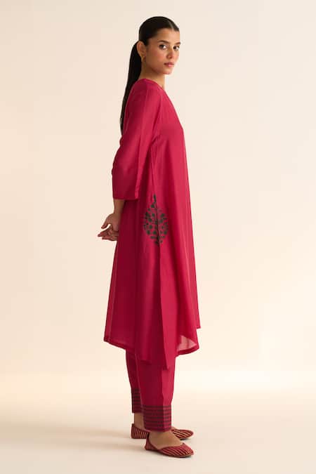 Dot_Pink Cotton, Silk Embroidery Round Neck Gia Floral Hand Kurta With Pant _Online_at_Aza_Fashions