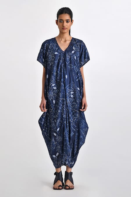 Payal Pratap Blue Silk V-neck Elsie Bandhani Print Kaftan Dress Online at Aza Fashions Payal Pratap_Blue Silk V-neck Elsie Bandhani Print Kaftan Dress _Online_at_Aza_Fashions