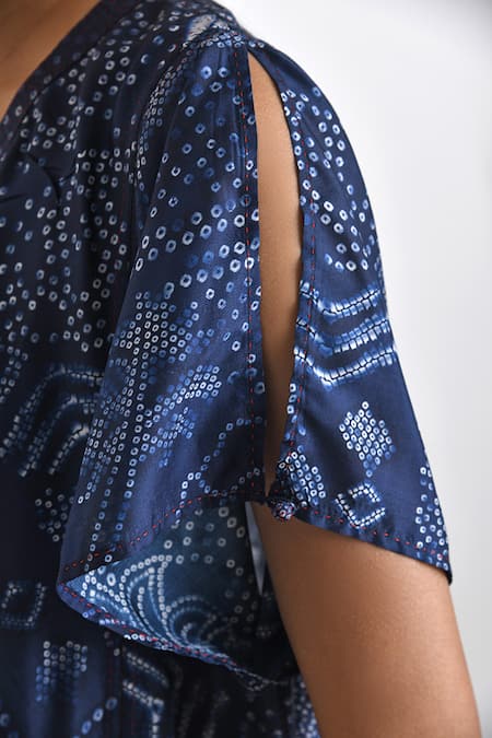 Payal Pratap Blue Silk V-neck Elsie Bandhani Print Kaftan Dress at Aza Fashions Payal Pratap_Blue Silk V-neck Elsie Bandhani Print Kaftan Dress _at_Aza_Fashions