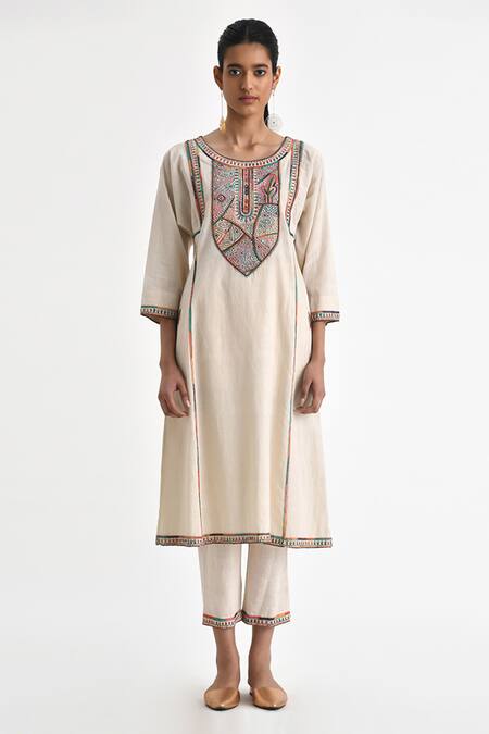 Payal Pratap Off White Maheshwari, Cotton Embroidery Round Kastro Thread Kurta With Pant Online at Aza Fashions Payal Pratap_Off White Maheshwari, Cotton Embroidery Round Kastro Thread Kurta With Pant _Online_at_Aza_Fashions