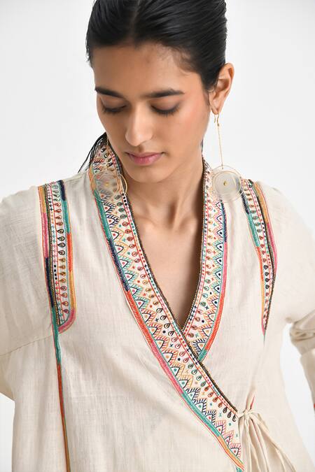 Shop Payal Pratap Off White Maheshwari, Cotton Embroidery V-neck Thread Angarkha Set Online at Aza Fashions Shop_Payal Pratap_Off White Maheshwari, Cotton Embroidery V-neck Thread Angarkha Set _Online_at_Aza_Fashions