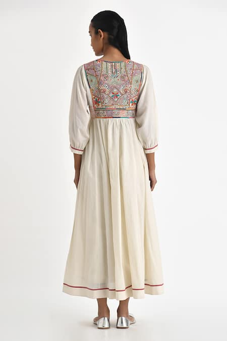 Shop_Payal Pratap_Off White Handloom Cotton Embroidery Folklore Split V Neck Daphini Kedia Kurta _at_Aza_Fashions