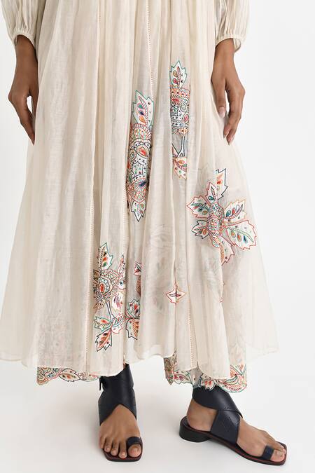 Shop Payal Pratap Off White Chanderi Embroidery Folklore Bloom Split V Dikella Kedia Work Kurta Online at Aza Fashions Shop_Payal Pratap_Off White Chanderi Embroidery Folklore Bloom Split V Dikella Kedia Work Kurta _Online_at_Aza_Fashions