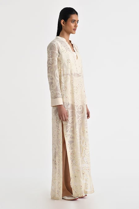 Buy_Payal Pratap_Off White Chanderi Embroidery Paisley Bloom Mandarin Collar Askos Kaftan _Online_at_Aza_Fashions
