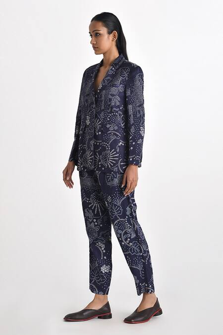 Payal Pratap Blue Linen Satin Printed Bandhani Lapel Collar Floral Jacket Online at Aza Fashions Payal Pratap_Blue Linen Satin Printed Bandhani Lapel Collar Floral Jacket _Online_at_Aza_Fashions