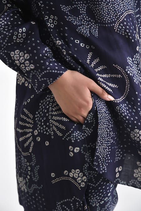 Payal Pratap Blue Linen, Satin Embroidery Mandarin Paria Printed High-low Tunic With Pant at Aza Fashions Payal Pratap_Blue Linen, Satin Embroidery Mandarin Paria Printed High-low Tunic With Pant _at_Aza_Fashions