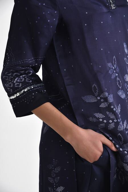 Payal Pratap Blue Linen, Satin Sequins V-neck Cortina Printed Tunic With Pant at Aza Fashions Payal Pratap_Blue Linen, Satin Sequins V-neck Cortina Printed Tunic With Pant _at_Aza_Fashions