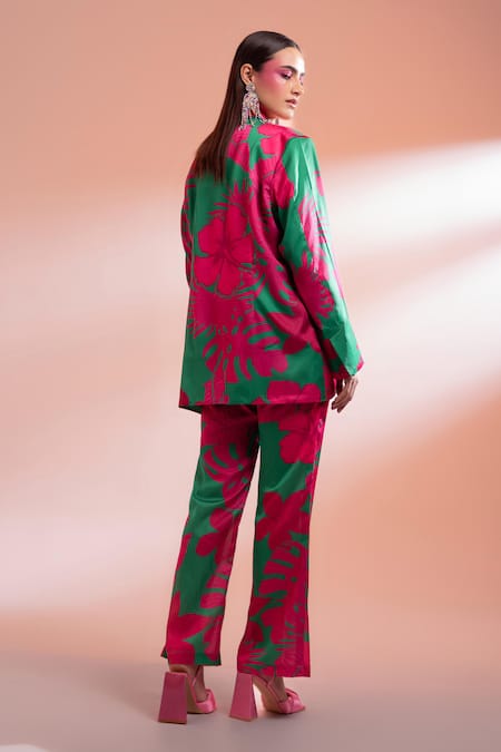 Shop Gazab by Miku Kumar Pink Silk Collared, V-neck Louvre Love Paris Printed Jacket Pant Set at Aza Fashions Shop_Gazab by Miku Kumar_Pink Silk Collared, V-neck Louvre Love Paris Printed Jacket Pant Set _at_Aza_Fashions