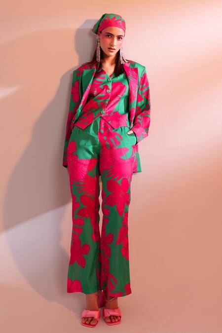 Shop Gazab by Miku Kumar Pink Silk Collared, V-neck Louvre Love Paris Printed Jacket Pant Set Online at Aza Fashions Shop_Gazab by Miku Kumar_Pink Silk Collared, V-neck Louvre Love Paris Printed Jacket Pant Set _Online_at_Aza_Fashions