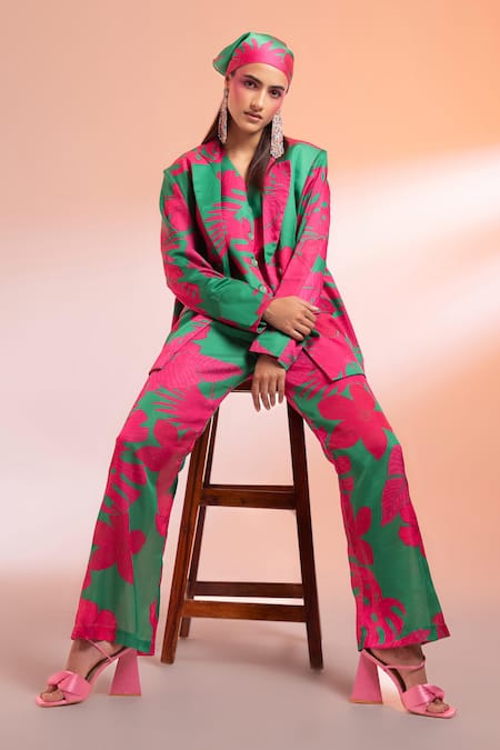 Gazab by Miku Kumar Pink Silk Collared, V-neck Louvre Love Paris Printed Jacket Pant Set at Aza Fashions Gazab by Miku Kumar_Pink Silk Collared, V-neck Louvre Love Paris Printed Jacket Pant Set _at_Aza_Fashions