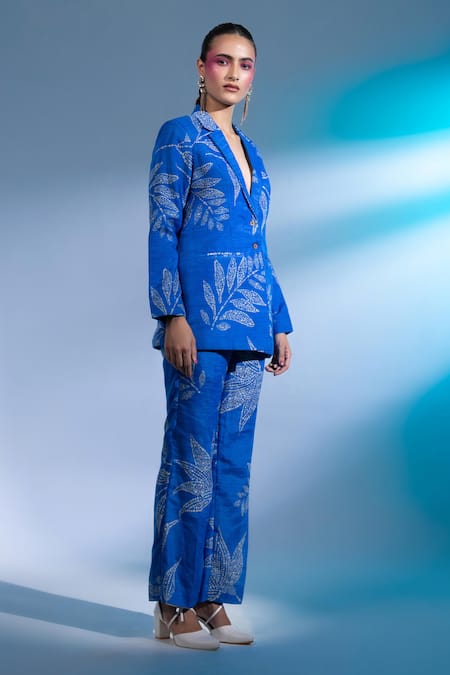 Buy Gazab by Miku Kumar Blue Kota Doria Embroidery V-neck Foliage Print Jacket With Pant Online at Aza Fashions Buy_Gazab by Miku Kumar_Blue Kota Doria Embroidery V-neck Foliage Print Jacket With Pant _Online_at_Aza_Fashions