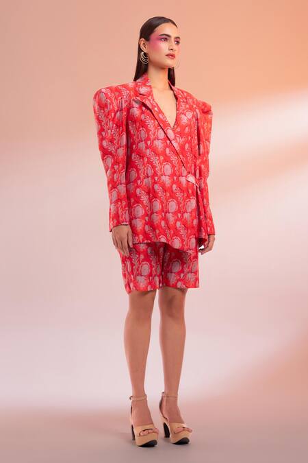 Gazab by Miku Kumar Pink Chanderi Silk V-neck Rue Romance Paris Jacket With Shorts Online at Aza Fashions Gazab by Miku Kumar_Pink Chanderi Silk V-neck Rue Romance Paris Jacket With Shorts _Online_at_Aza_Fashions