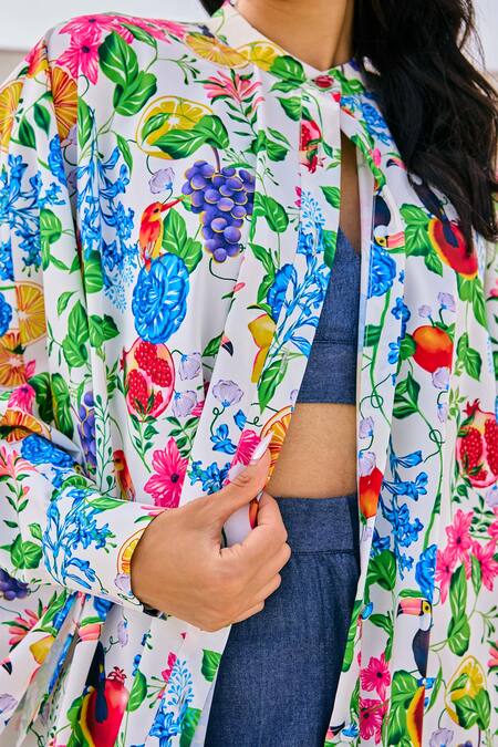 Buy House Of Zeniaa White Crepe Mandarin Collar Botanic Gardenia Print Kaftan Shirt Online at Aza Fashions Buy_House Of Zeniaa_White Crepe Mandarin Collar Botanic Gardenia Print Kaftan Shirt_Online_at_Aza_Fashions