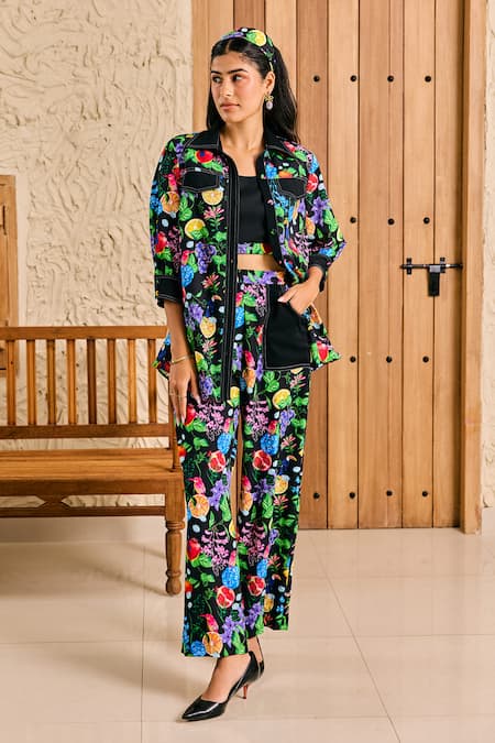 House of Zeniaa Black Butter Crepe Printed Floral Collared Shirt And Pant Set 