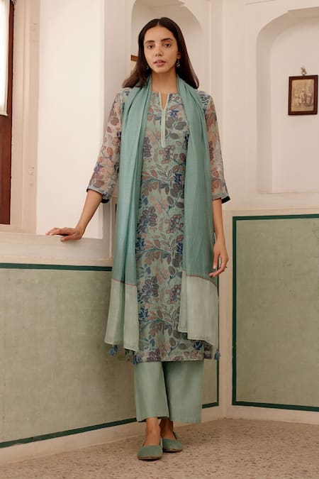 Vaayu Flower Print Kurta Set 