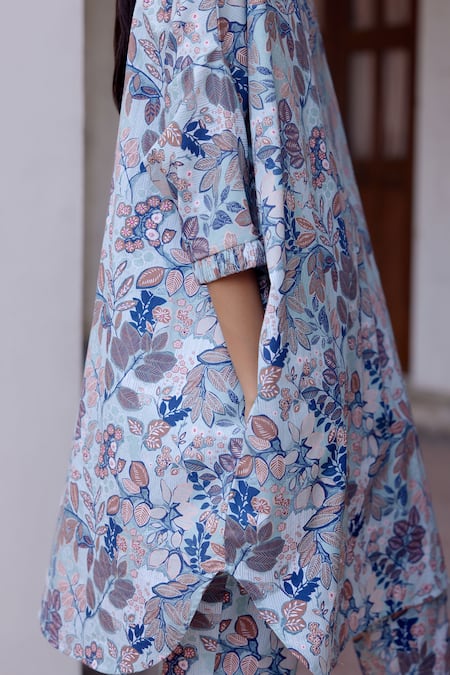 Vaayu_Blue Muslin, Cotton Boat Neck Leaf Print Kurta And Pant Set_at_Aza_Fashions