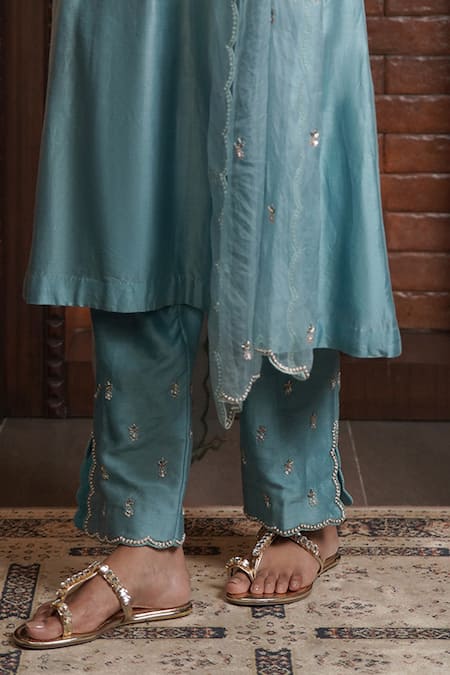Surabhi Arya_Blue Chanderi Silk, Organza Sequins, Jaal Embroidered Ombre Kurta Pant Set _Online_at_Aza_Fashions