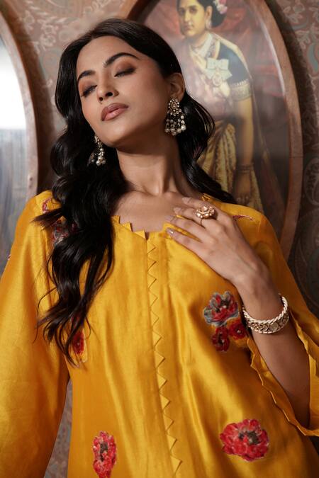 Shop_Surabhi Arya_Yellow Chanderi Silk Embroidery, Sequins V-neck Floral Pattern Kurta With Pant _Online_at_Aza_Fashions