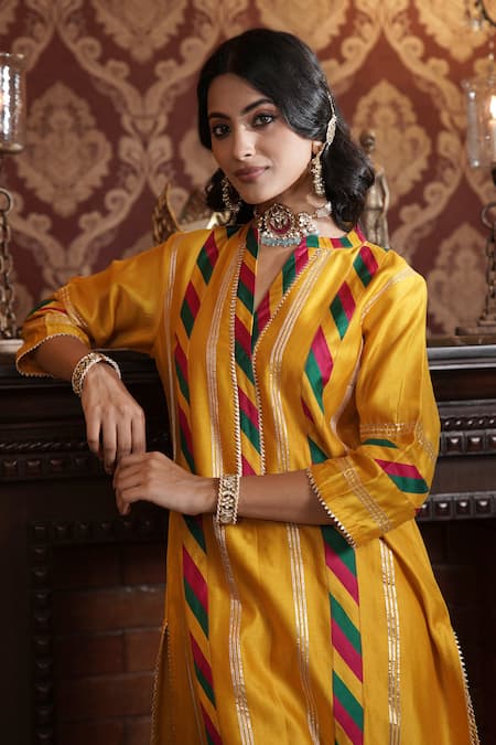 Surabhi Arya_Yellow Chanderi Silk Gota Patti Mandarin Collar Embellished Kurta With Pant _at_Aza_Fashions