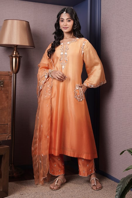 Surabhi Arya Orange Kurta And Pant Chanderi Silk Embroidery Thread Gullista Ombre Dyed Set 