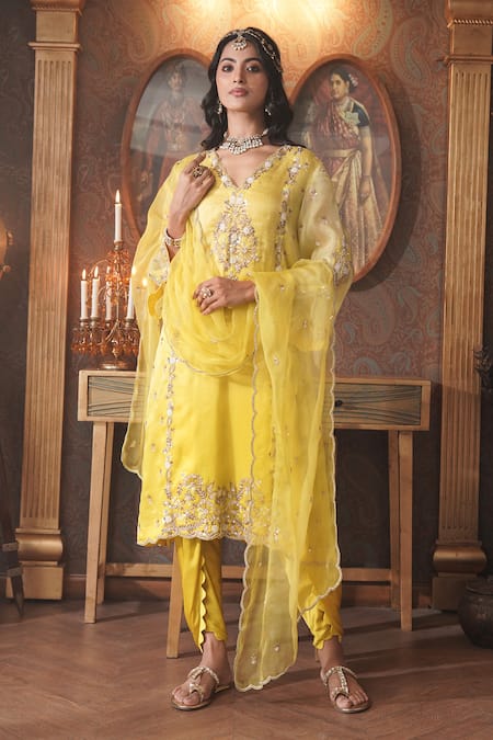 Surabhi Arya Yellow Kurta And Dupatta Organza Embroidery Floret Ombre Dyed & Dhoti Pant Set 