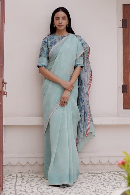 Vaayu Floral Print Saree With Blouse 