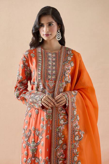 Shop Anamika Khanna Coral Embroidery Round Neck Straight Kurta Set Online at Aza Fashions Shop_Anamika Khanna_Coral Embroidery Round Neck Straight Kurta Set _Online_at_Aza_Fashions