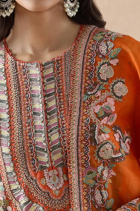Anamika Khanna Coral Embroidery Round Neck Straight Kurta Set at Aza Fashions Anamika Khanna_Coral Embroidery Round Neck Straight Kurta Set _at_Aza_Fashions