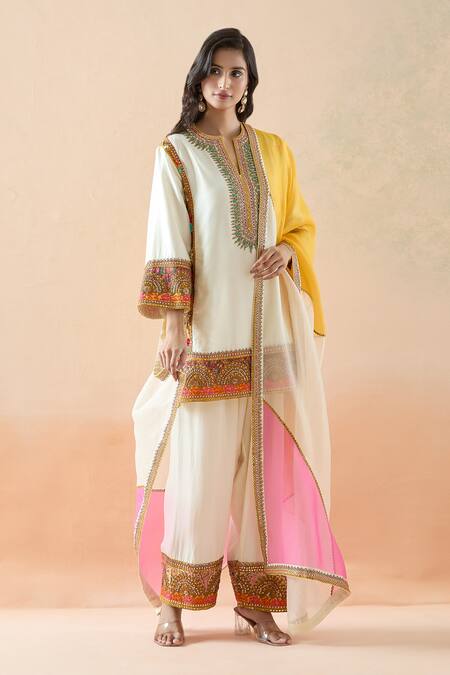 Buy Debyani + CO White Cotton Embroidery, Sequins Split V-neck Floral Border Phiran Kurta Set Online at Aza Fashions Buy_Debyani + CO_White Cotton Embroidery, Sequins Split V-neck Floral Border Phiran Kurta Set _Online_at_Aza_Fashions