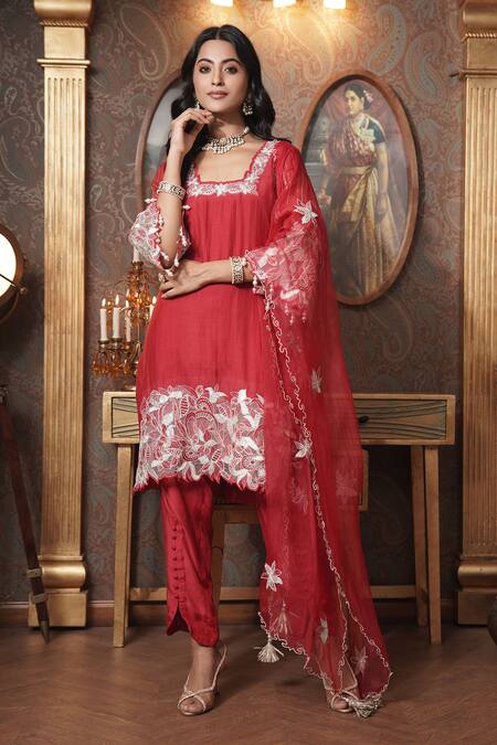 Buy_Surabhi Arya_Red Chanderi, Muslin, Organza Embroidery Square Foliage Thread Kurta Pant Set _Online_at_Aza_Fashions