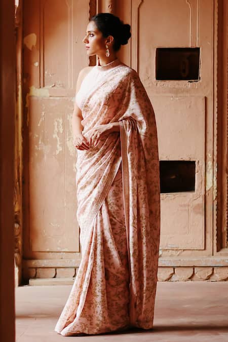 Megha Pitti Pink Silk Botanical Print Saree With Unstitched Blouse Piece Online at Aza Fashions Megha Pitti_Pink Silk Botanical Print Saree With Unstitched Blouse Piece _Online_at_Aza_Fashions