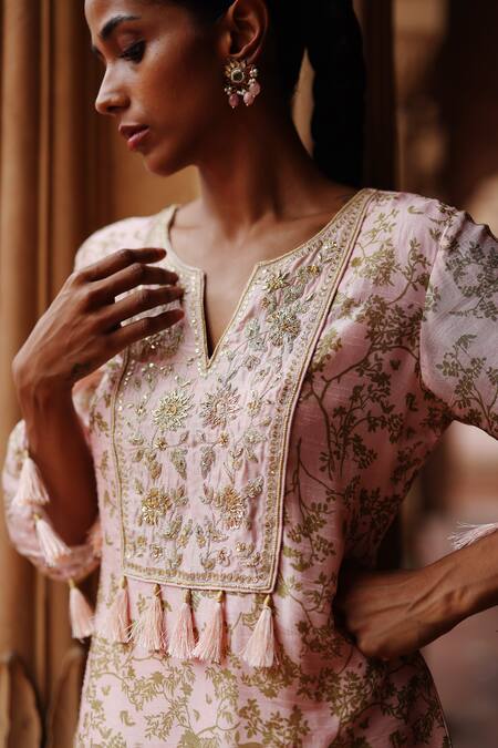 Buy Megha Pitti Pink Silk Embroidery Split V-neck Ambrosia Print Yoke Kurta With Pant Buy_Megha Pitti_Pink Silk Embroidery Split V-neck Ambrosia Print Yoke Kurta With Pant