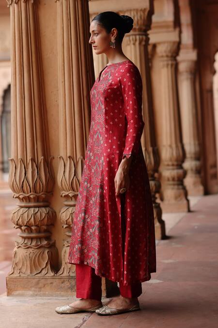 Megha Pitti_Red Dupion Silk Print Gul Keyhole Boat Neck Kurta With Pant _Online_at_Aza_Fashions