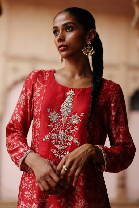 Megha Pitti_Red Silk Zari, Embroidery Round Neck Flora Print Yoke Kurta With Pant _at_Aza_Fashions