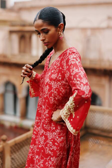 Buy Megha Pitti Red Silk Embroidery V-neck Gardenia Print Sleeves Kurta With Pant Online at Aza Fashions Buy_Megha Pitti_Red Silk Embroidery V-neck Gardenia Print Sleeves Kurta With Pant _Online_at_Aza_Fashions