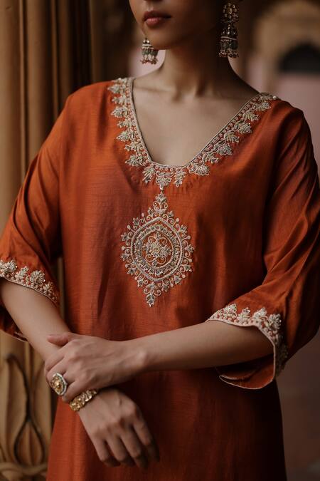 Buy Megha Pitti Orange Silk Diamonds V-neck Bloom Embroidered Kurta With Pant Online at Aza Fashions Buy_Megha Pitti_Orange Silk Diamonds V-neck Bloom Embroidered Kurta With Pant _Online_at_Aza_Fashions