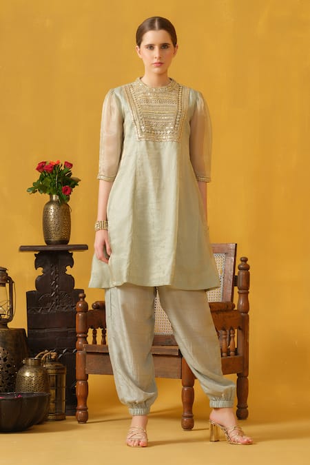 ABSTRACT BY MEGHA JAIN MADAAN Embellished Kurta With Jogger Pant 