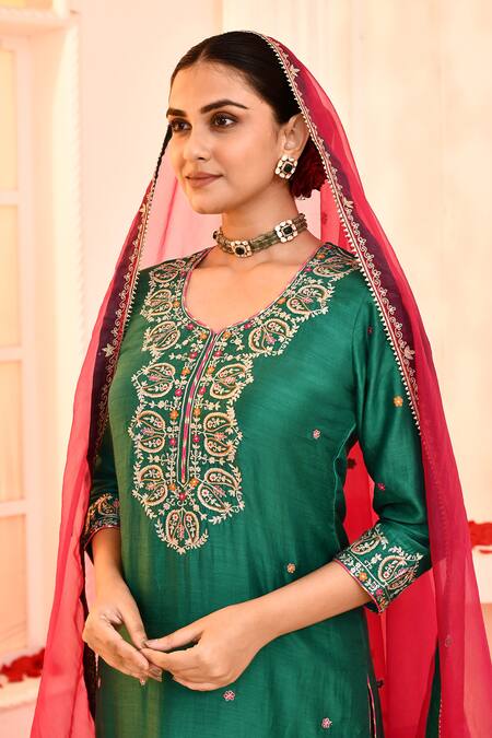 Shop_Abbaran_Green Cotton, Silk, Organza Embroidery Round Neck Aari Kurta Set _Online_at_Aza_Fashions