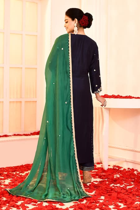 Abbaran Gota Patti Detailed Kurta Set 