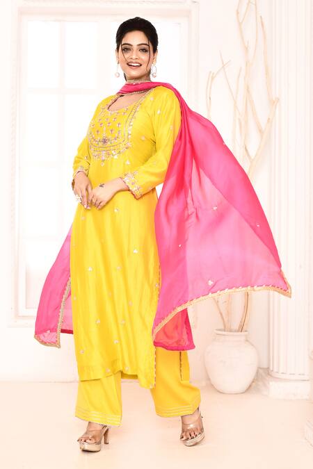 Buy_Abbaran_Yellow Cotton, Silk Embroidery, Lace, Gota Patti Round Neck Hand Kurta Set _Online_at_Aza_Fashions