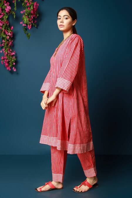 Buy_Vasstram_Red Cotton V-neck Roohi Gingham Print Kurta And Pant Set_Online_at_Aza_Fashions