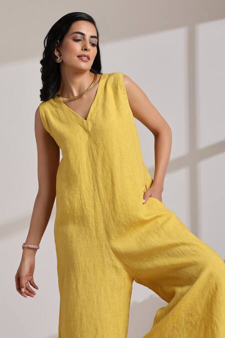 Buy Vasstram Yellow Linen V-neck Samara Solid Jumpsuit Online at Aza Fashions Buy_Vasstram_Yellow Linen V-neck Samara Solid Jumpsuit _Online_at_Aza_Fashions