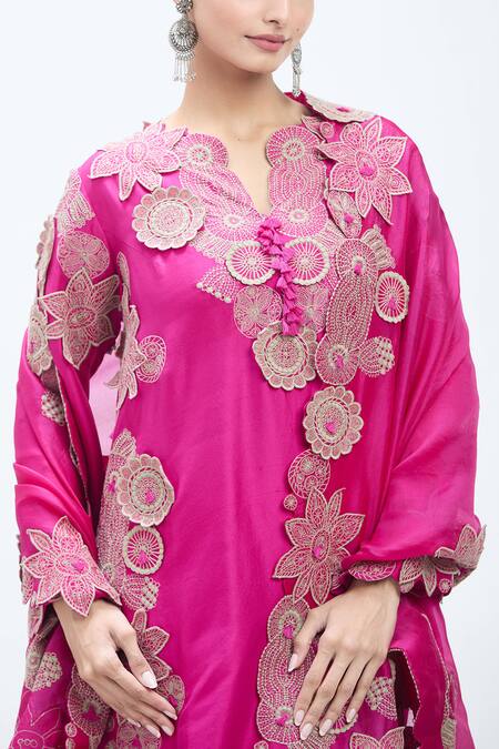 Shop_Minaxi Dadoo_Pink Silk, Organza Embroidery Split V-neck Applique Straight Kurta Set _Online_at_Aza_Fashions