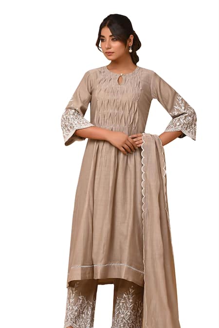 Shop Gulabik Jaipur Beige Chanderi, Handloom Cotton Embroidery Round Neck Floral Kurta And Pant Set Shop_Gulabik Jaipur_Beige Chanderi, Handloom Cotton Embroidery Round Neck Floral Kurta And Pant Set