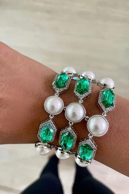 Prerto Hexagon Emerald Pearl Embellished Necklace Set 